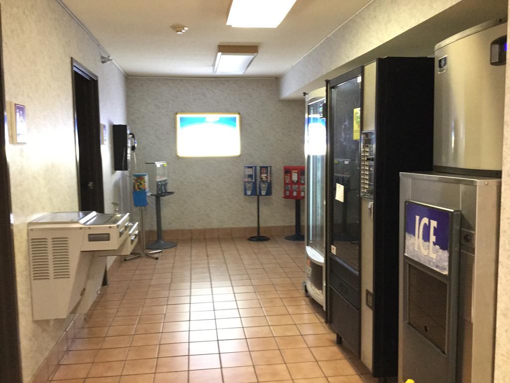 Americas Best Value Inn And Suites Saint Charles Exteriör bild