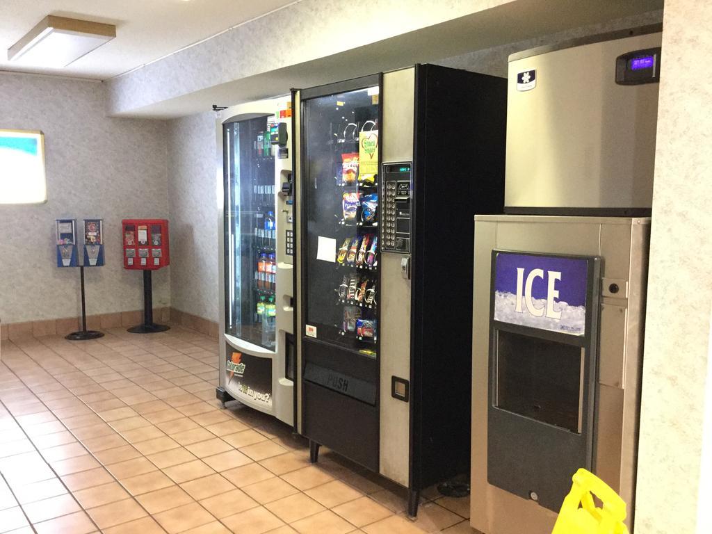 Americas Best Value Inn And Suites Saint Charles Exteriör bild