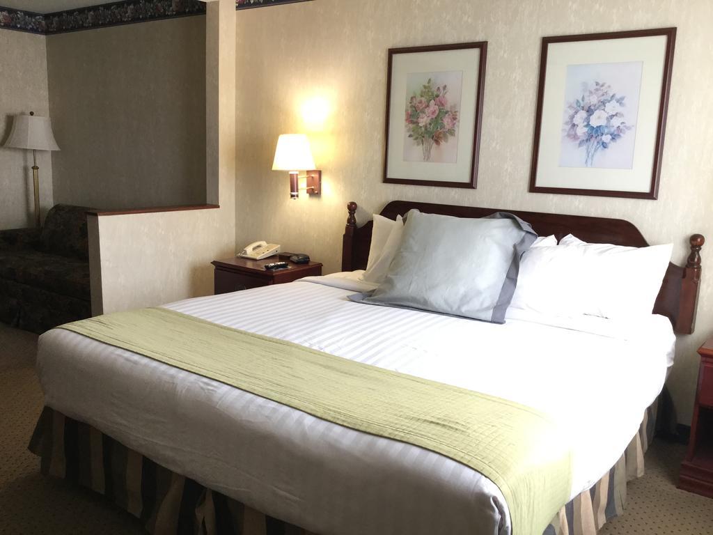 Americas Best Value Inn And Suites Saint Charles Exteriör bild