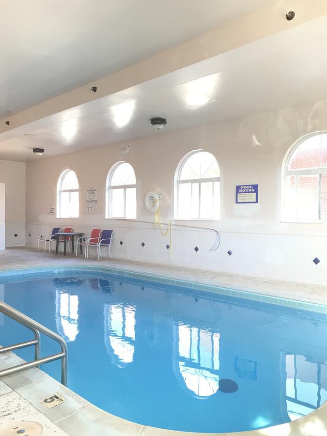 Americas Best Value Inn And Suites Saint Charles Exteriör bild