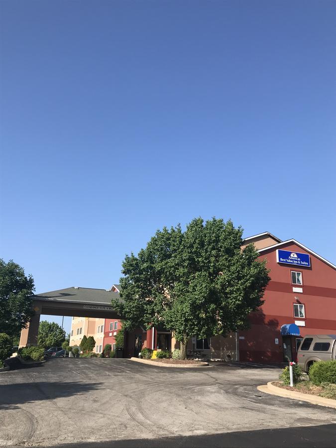 Americas Best Value Inn And Suites Saint Charles Exteriör bild