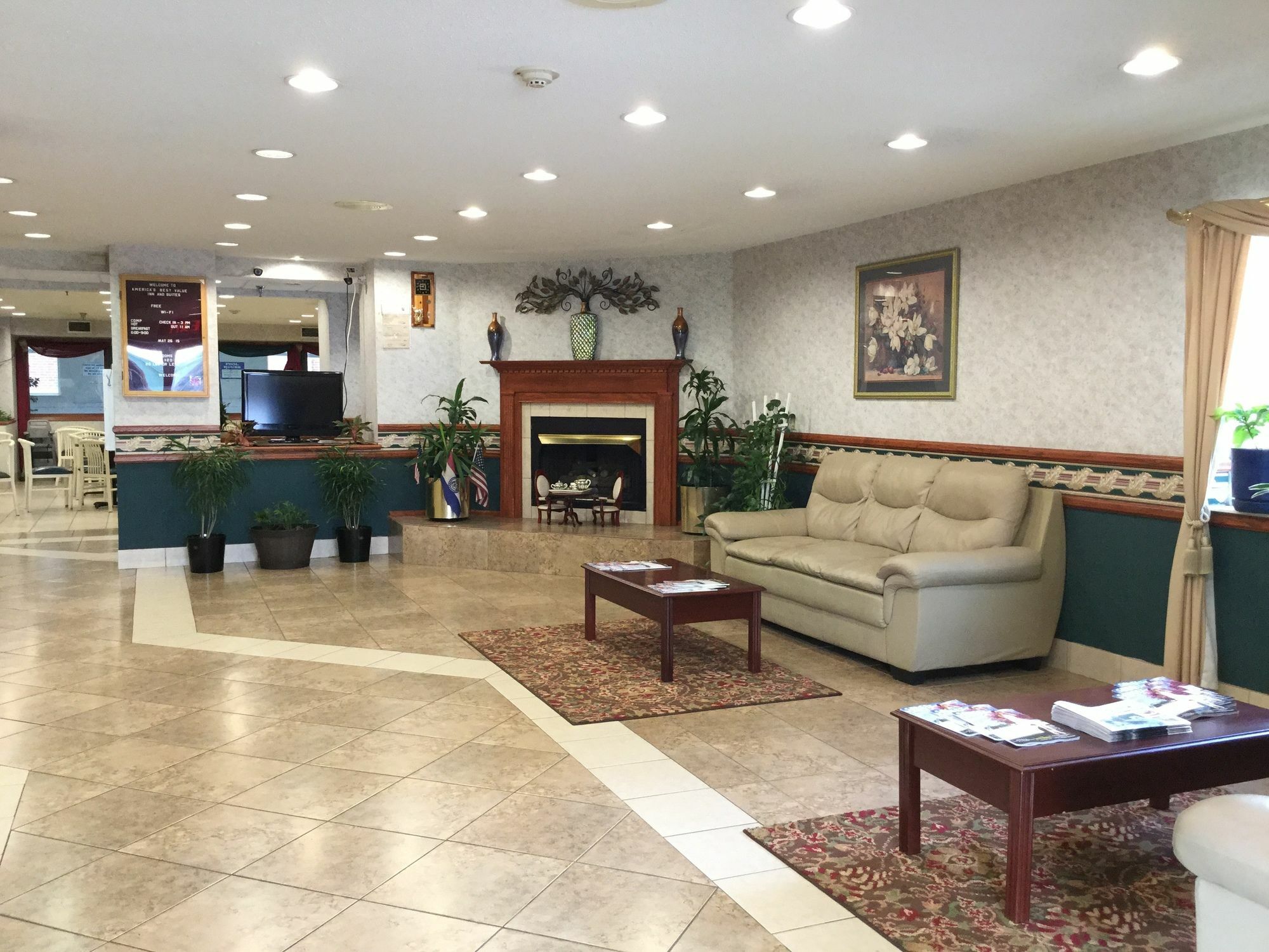 Americas Best Value Inn And Suites Saint Charles Exteriör bild