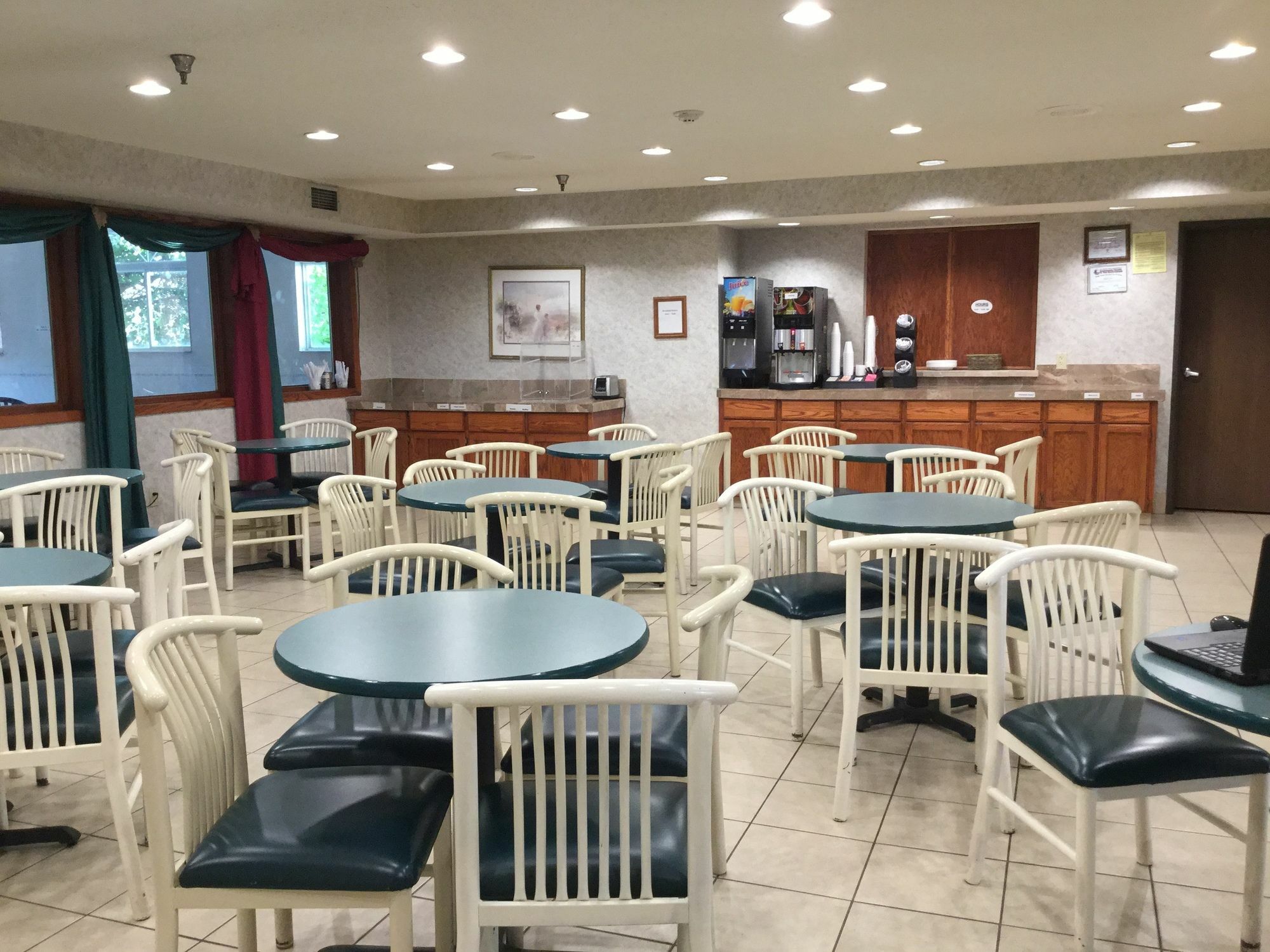 Americas Best Value Inn And Suites Saint Charles Exteriör bild